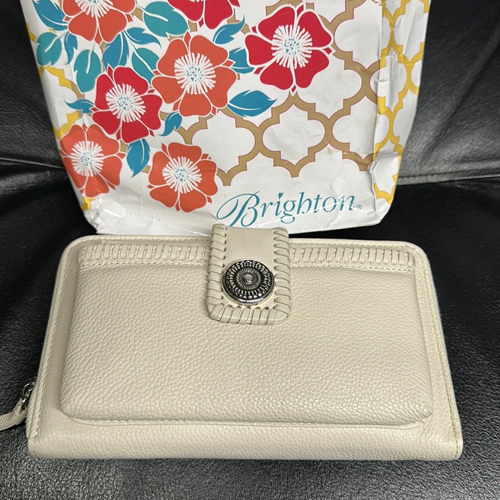 COPY - NEW Brighton large, Wallet, Crossbody-Cream Color